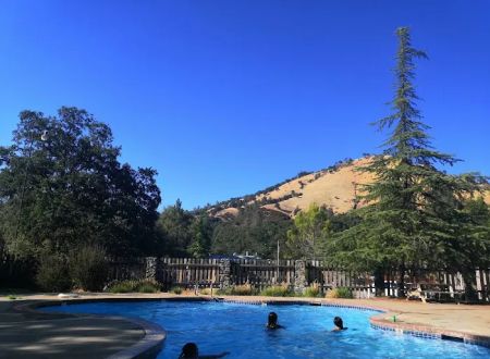 American River Resort