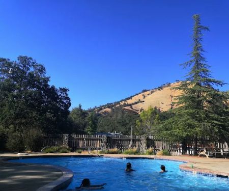 American River Resort