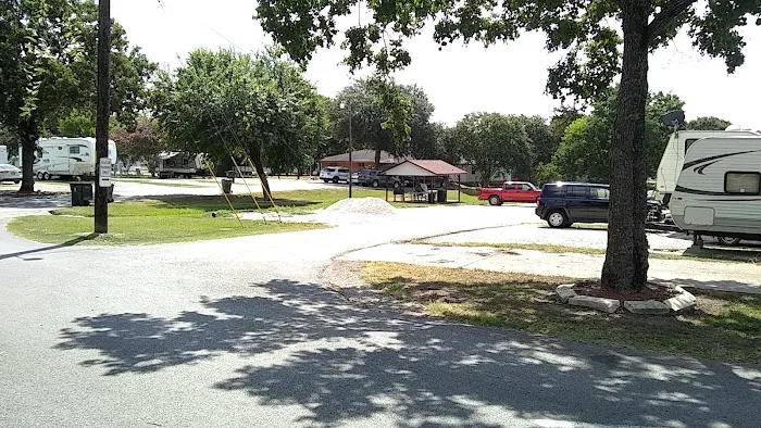Primrose Lane MH & RV Park Picture 2