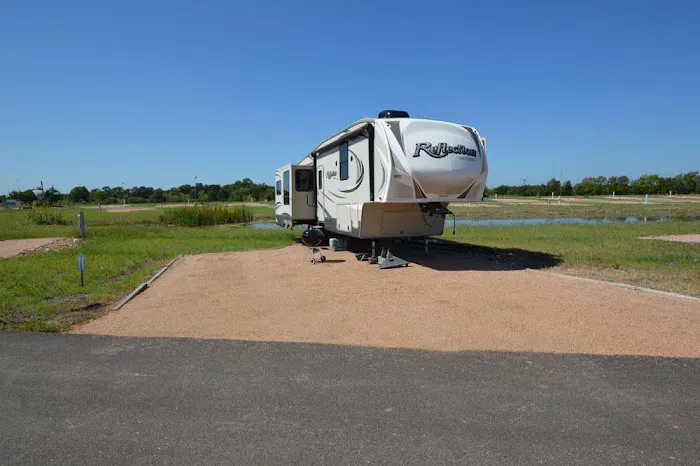 Hardy's Landing RV Park - College Station Picture 5