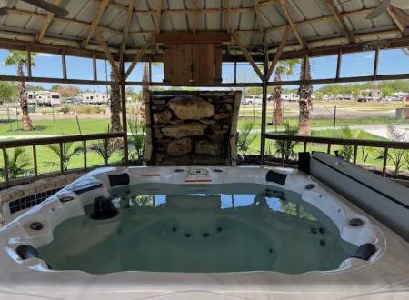 Hardy's Resort RV Park - College Station