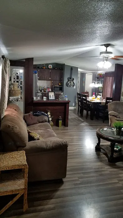 Oakwood Manufactured Home Community Picture 7