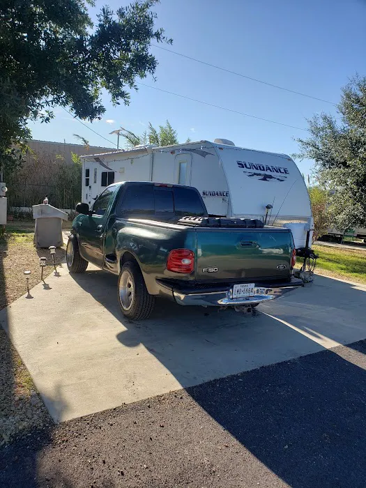 21 Palms RV Park Picture 4