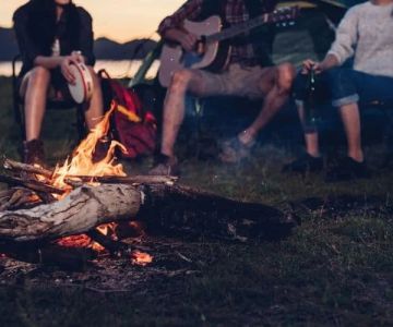 Best Campfire Songs for Group Sing-Alongs | Camp Spotter