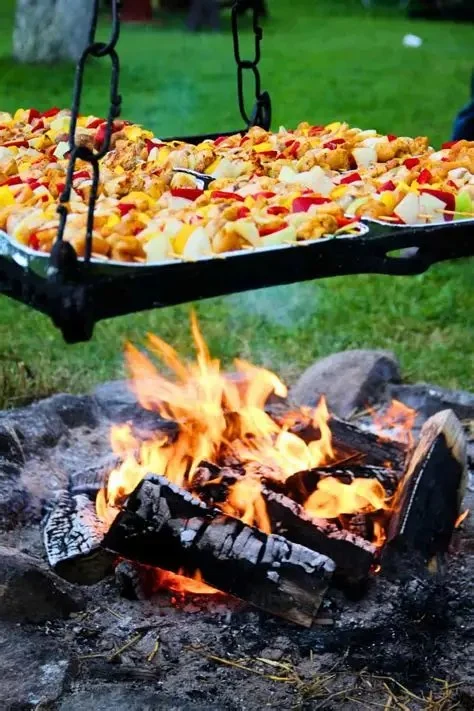 Top 10 Campfire Snacks to Keep You Energized on Your Outdoor Adventures