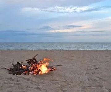 How to Build a Safe Campfire on Sandy Beaches: Tips & Guide