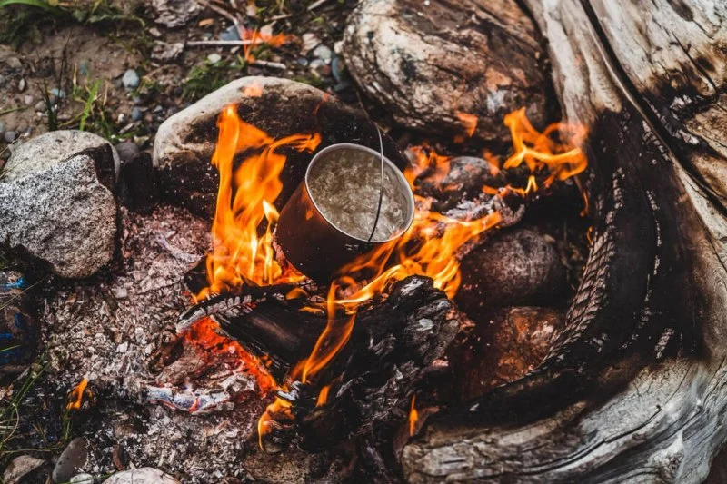 How to Use Campfire Heat to Boil Water Safely