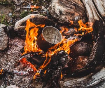 How to Use Campfire Heat to Boil Water Safely