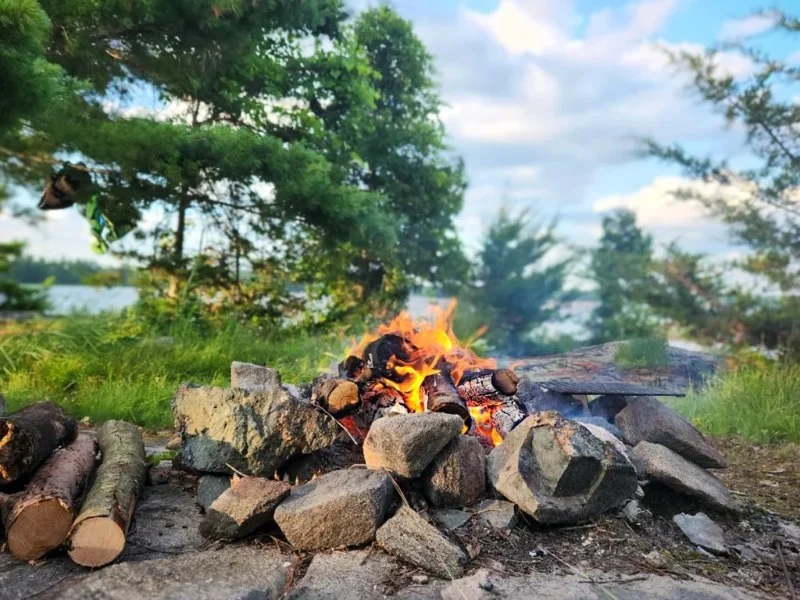 How to Build a Campfire on a Hilltop or Mountain Ridge: Expert Tips & Safety
