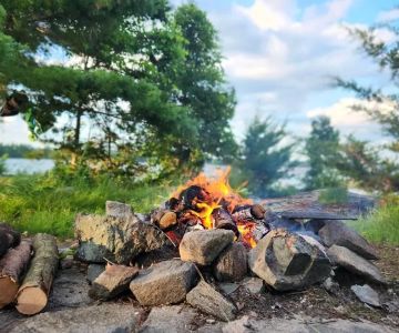 How to Build a Campfire on a Hilltop or Mountain Ridge: Expert Tips & Safety