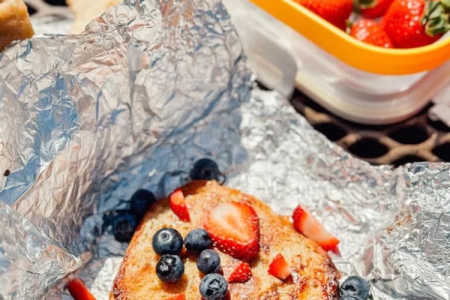"How to Make Campfire French Toast with Easy-to-Find Ingredients"