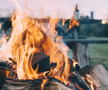How to Use Campfires Safely and Responsibly