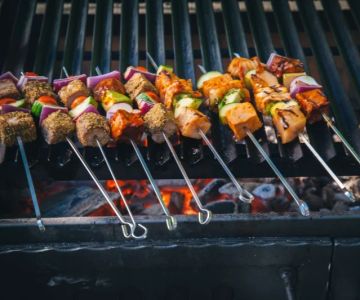 How to Cook Kebabs Over a Campfire: Tips and Recipes