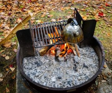 How to Use Campfire Heat to Boil Water for Hot Drinks