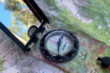 How to Use a Compass for Outdoor Navigation – A Complete Guide for Beginners
