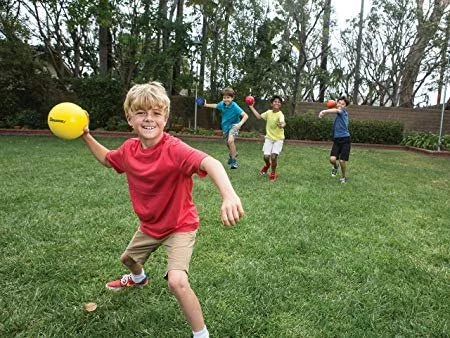 Best Outdoor Games to Play While Camping for Families and Friends