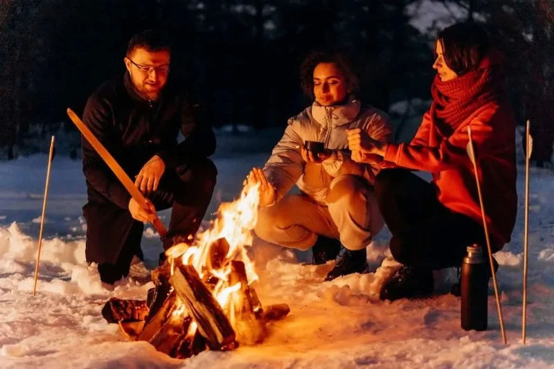 How to Build a Campfire That Burns Slowly and Efficiently: Expert Tips