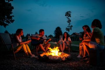 Best Campfire Songs to Enjoy Under the Stars | Unforgettable Music for Camping