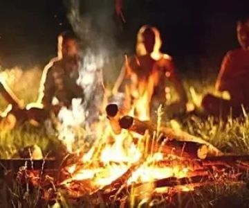 Best Campfire Songs for Autumn Nights: Create Memorable Moments Around the Fire