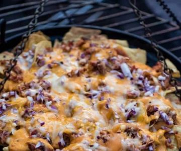 How to Make Campfire Nachos with Cheese and Salsa