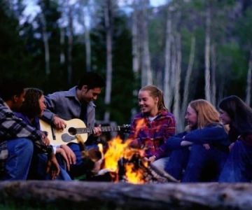 Best Campfire Songs for Group Sing-Alongs – Top Picks for Your Next Adventure