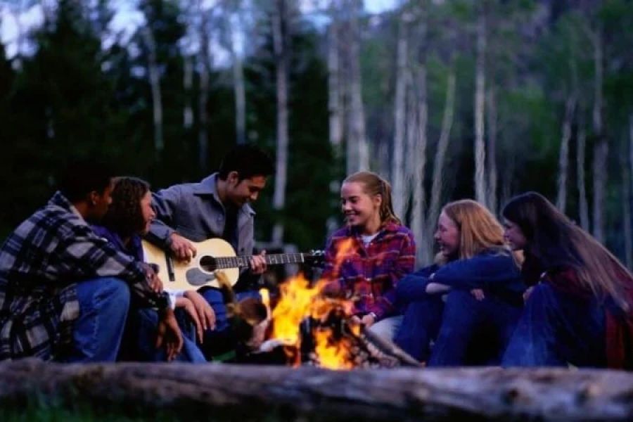 Best Campfire Songs for Group Sing-Alongs – Top Picks for Your Next Adventure