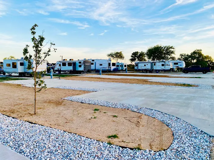 Pecan Springs RV Resort Picture 10