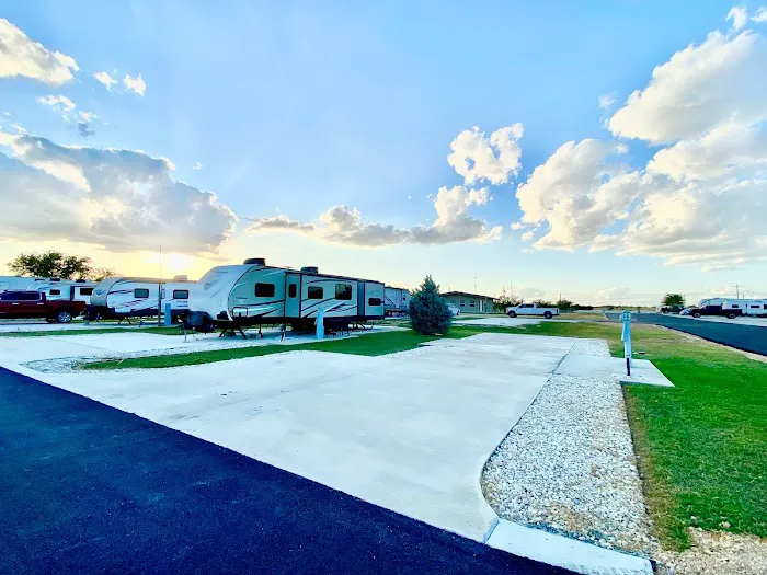 Pecan Springs RV Resort Picture 4