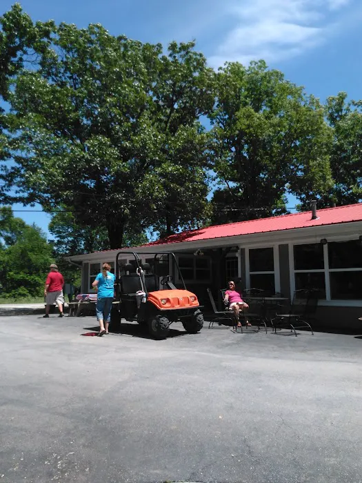 Wildoaks Campground and roadside cafe Picture 6