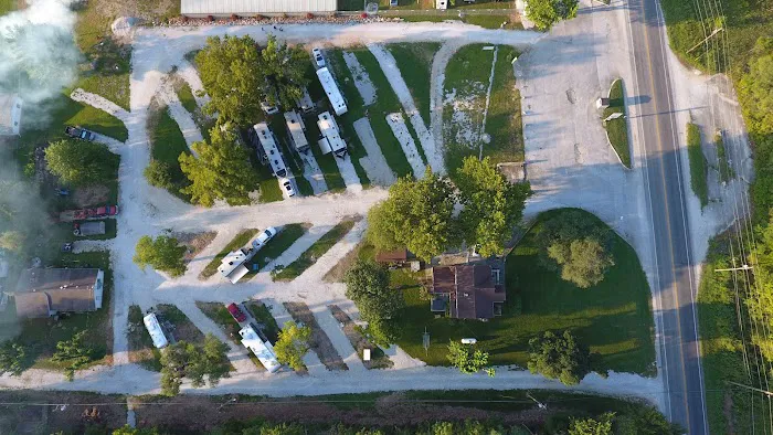 Cook's RV Motor Park Picture 4