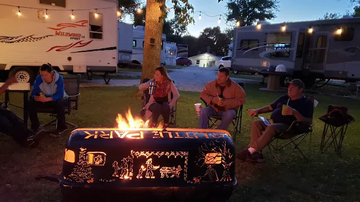 Cook's RV Motor Park Picture 10