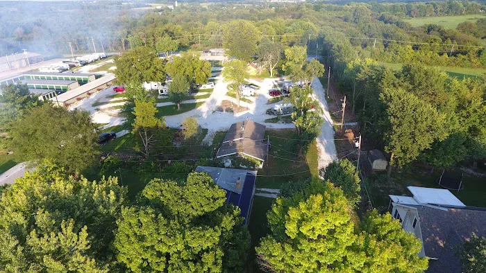 Cook's RV Motor Park Picture 9