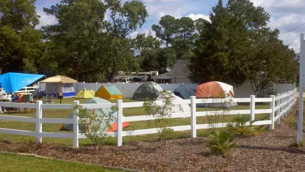 Four Oaks RV Resort Picture 9