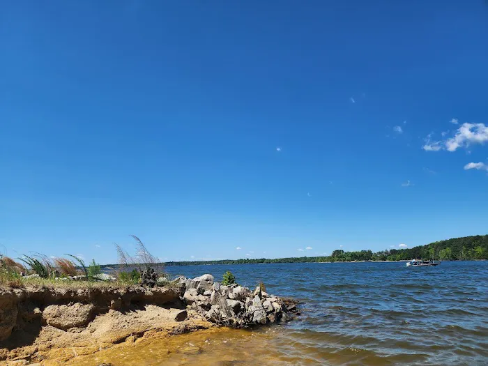 Henderson Point Campground Picture 1