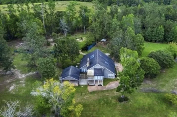 Snow White Sanctuary - Campground Picture 6