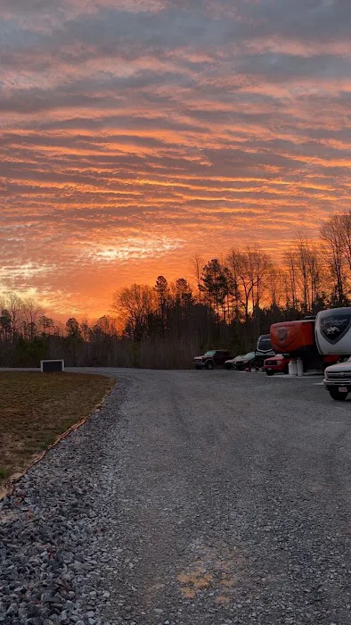 2 Lakes RV Resort Picture 2