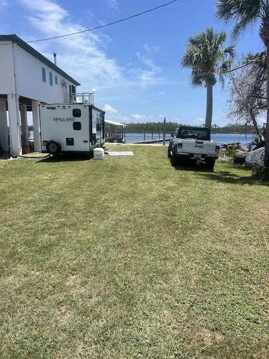 Sweet Paradise RV & Slips Picture 10