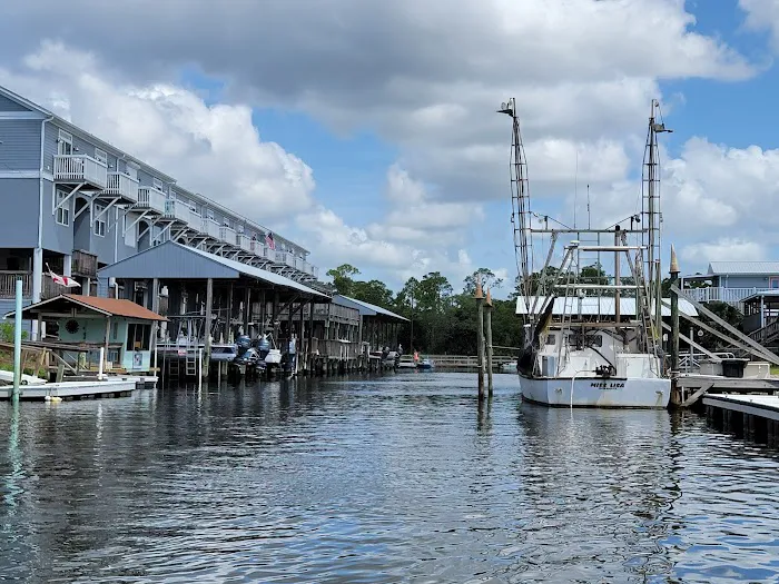 Kamp Keaton Picture 4