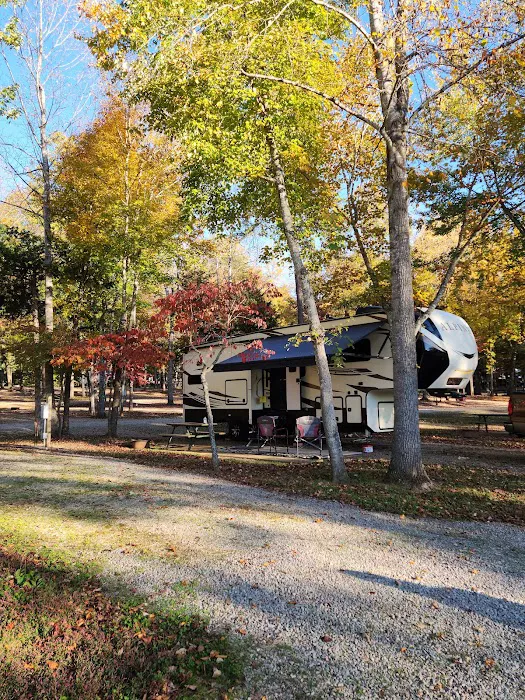 Cozy Acres Family Campground Picture 3