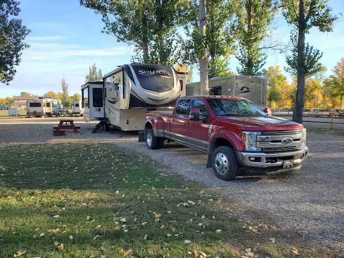 Roughrider RV Resort Picture 4