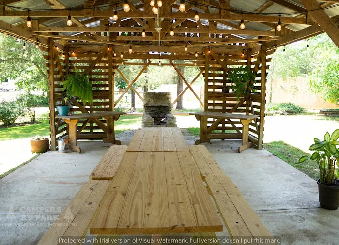 Camper's RV Park Picture 6