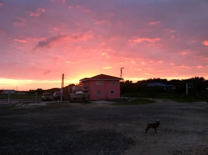 Island House RV Park Picture 7