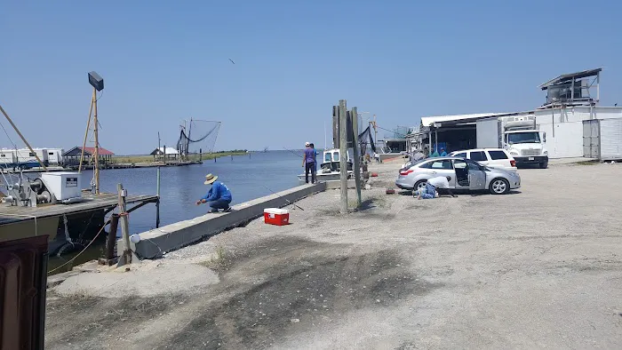 Lapeyrouse Seafood Bar & Grocery Inc Picture 1