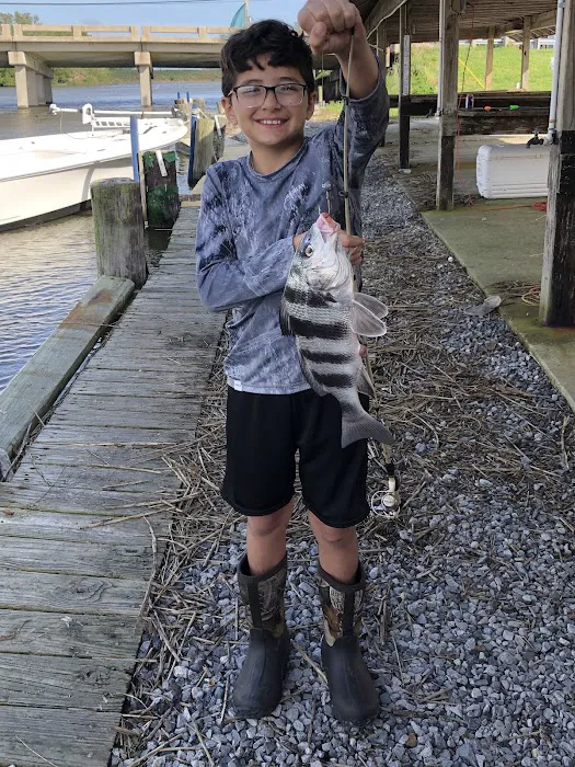 Lapeyrouse Seafood Bar & Grocery Inc Picture 6