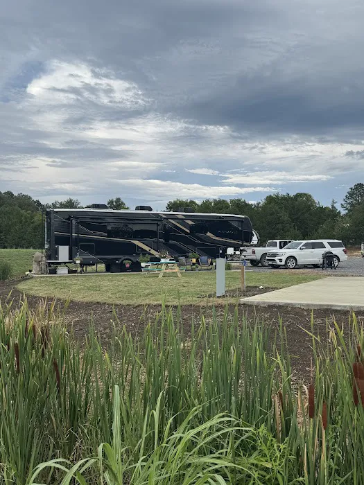 Lake Pointe RV Park Picture 5