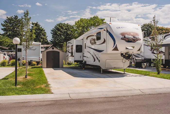 Camp VIP RV Park Picture 3