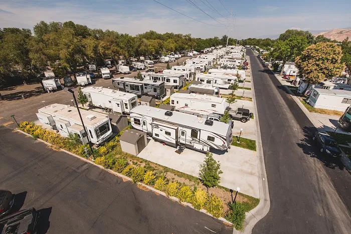 Camp VIP RV Park Picture 9