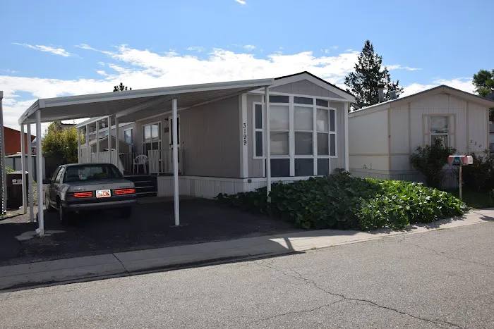 Redwood Village Manufactured Home Community Picture 9