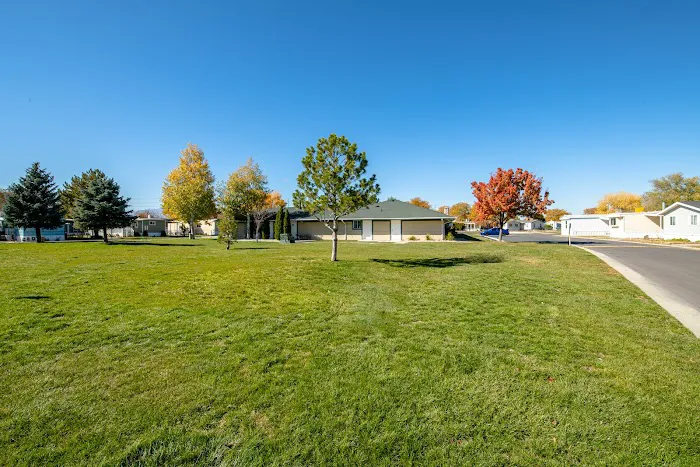 Meadowbrook Village Mobile Home Park Picture 5