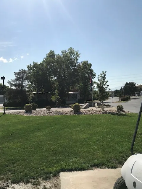 Meadowbrook Village Mobile Home Park Picture 6